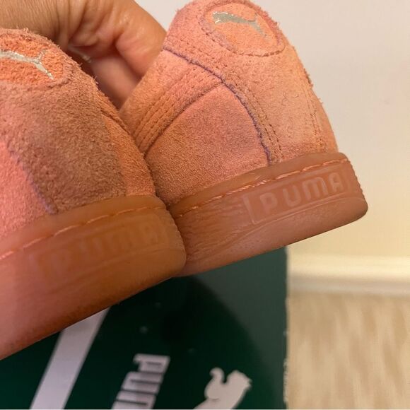 PUMA Suede Classics Salmon Color Suede Classic Mono (desert flower) Sz 8 women - Picture 9 of 13